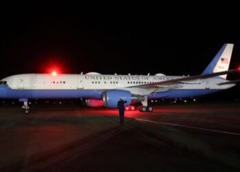 Kamala Harris’s staff revolt over quality of food on Air Force Two