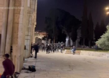 Violence resumes at Jerusalem holy site