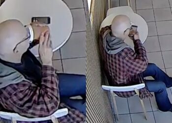 Customer drops lint in own drink before leaving bad review of boba shop in California