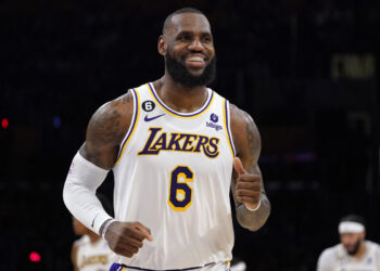 Warriors, Clippers are in the playoffs