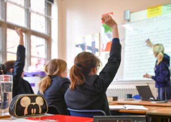 Teacher who said ‘good afternoon girls’ forced to apologise in gender clash with pupils