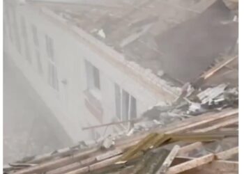 Videos appear to show the aftermath of a precision strike by US-supplied HIMARS missiles on officers’ quarters at a Russian base in Ukraine Videos appear to show the aftermath of a precision strike by US-supplied HIMARS missiles on officers’ quarters at a Russian base in Ukraine