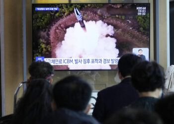 Japan gets ready to shoot down N. Korea spy satellite debris