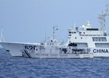 Philippines confronts China over sea claims