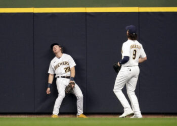 Ohtani hits 162-foot high home run, Angels beat Brewers 3-0