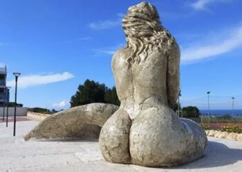 ‘Curvy’ mermaid statue criticised for being ‘too sexual’