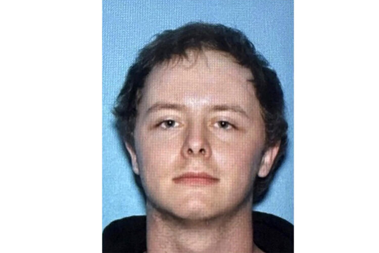 Residents told to lock doors amid search for jail escapees