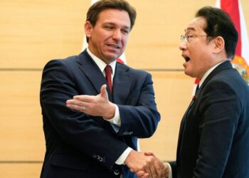 Ron DeSantis’ Goofy Expression When Asked About Trailing Trump In Polls Is Everything