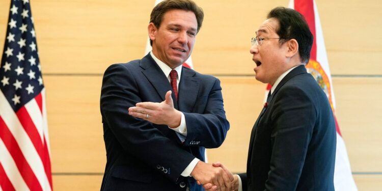 Ron DeSantis’ Goofy Expression When Asked About Trailing Trump In Polls Is Everything