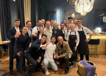 A Barcelona seafood restaurant got a mysterious booking. Then Obama, Spielberg, and Springsteen came to dinner.