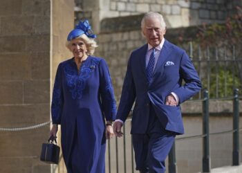 3 crowns, 2 carriages and a shorter route