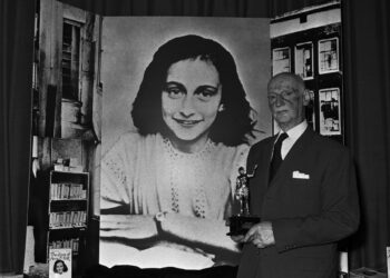 Graphic version of Anne Frank book removed by Florida school