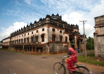 Inside India’s 15,000 extravagant, abandoned mansions, built by spice and gem tycoons and left to decay