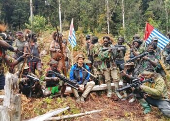 Six dead in attack on kidnapped pilot rescue mission