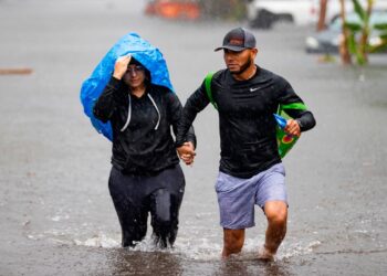 ‘It’s all gone.’ Families destroyed after losing homes as a Broward neighborhood submerges