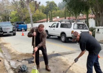 Arnold Schwarzenegger rebuked for filling LA pothole that was not a pothole