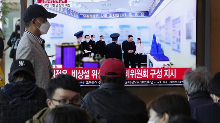 Japan gets ready to shoot down North Korea spy satellite debris