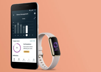 The prettiest Fitbit around is on sale at a pretty sweet discount