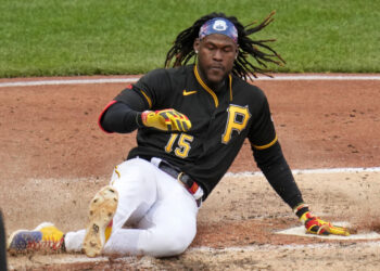 Pirates SS Oneil Cruz injured in home-plate collision