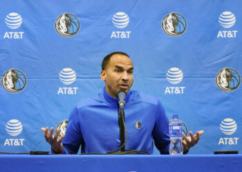 Mavericks fined 0,000 by NBA for sitting players