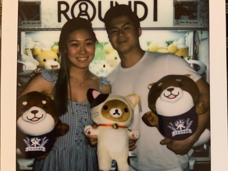 After a woman shared a joke that her boyfriend had two phone lock screens, commenters threw ‘red flag’ concerns and urged her to break up with him