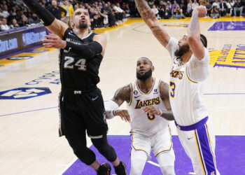 Grizzlies’ Dillon Brooks tossed for blow to LeBron in Game 3