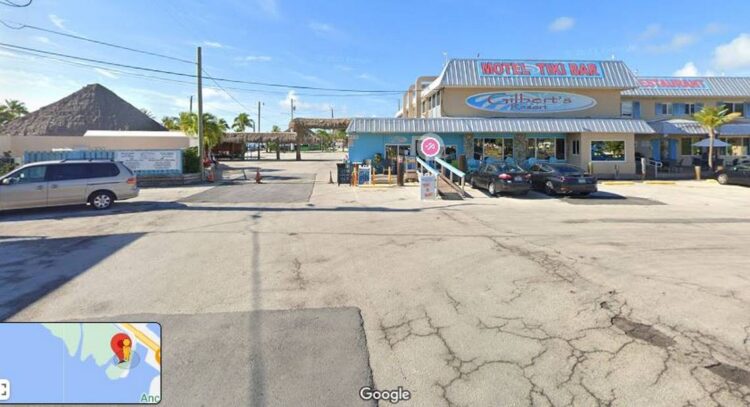 Bystander saved a little girl in a Florida Keys resort pool. Mom was partying, cops say