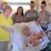 6 generations of same family gather in viral photo