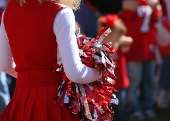 2 Cheerleaders Shot After One Accidentally Steps Into Wrong Car: Report