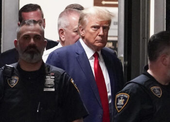 Trump’s tale of crying Manhattan court employees was ‘absolute BS,’ law enforcement source says