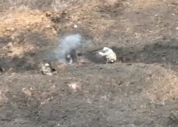 Ukrainian soldiers eliminate Wagner mercenary in close combat – video