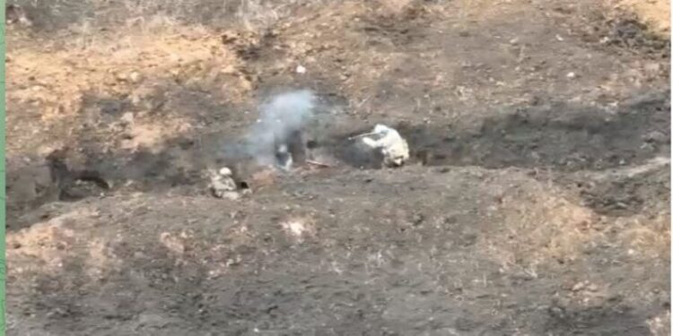 Ukrainian soldiers eliminate Wagner mercenary in close combat – video