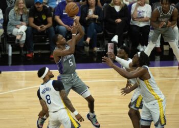 Kings fans react after tough home loss to Warriors in Game 5