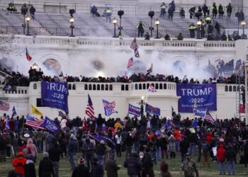 Court sides with Justice Dept. on Jan. 6 obstruction charge