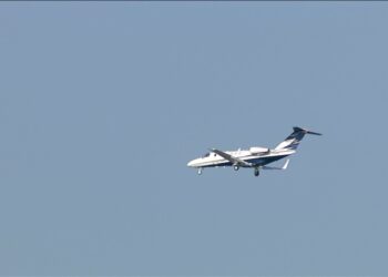 Jet forced to make emergency landing after losing part of wing in air