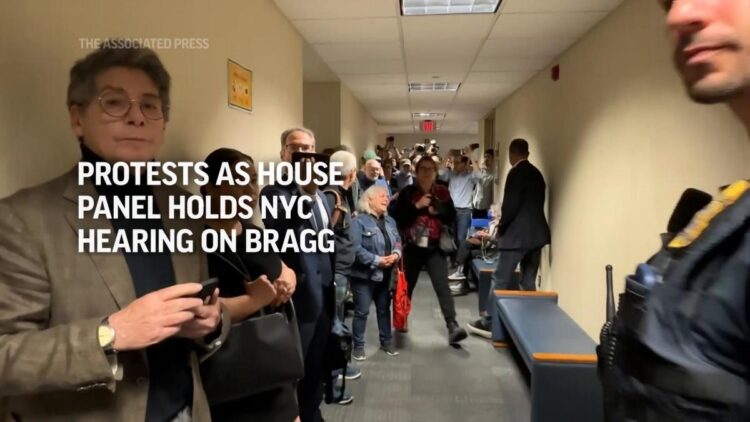 Protests as House panel holds NYC hearing on Bragg