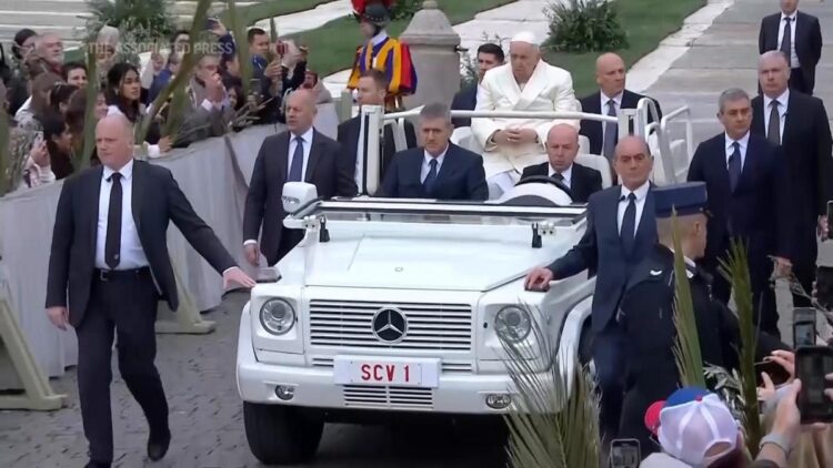 Pope leads Palm Sunday Mass after illness