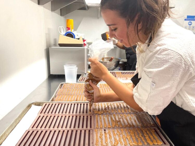 I spent the day working in a 2-star Michelin restaurant where dinner costs $300. I sliced sashimi, made dessert, and was shocked by the kitchen’s calm vibe.