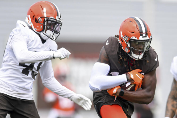 Browns WR Woods ruptures Achilles tendon during workout