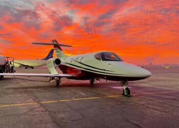 A former Air Force pilot who now flies private jets shares what her job is like — it’s not as glamorous as people may think