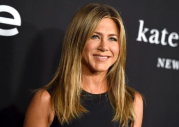 Jennifer Aniston says she spent her first ‘Friends’ paycheck on a $13,000 vintage Mercedes-Benz car that immediately broke down