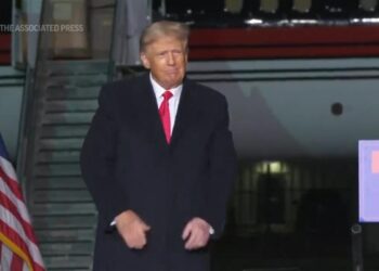 Trump could use mug shot as a political device