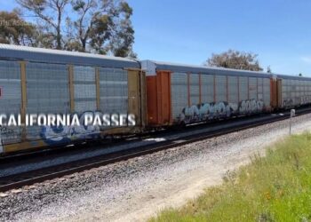 California passes rules to reduce train emissions