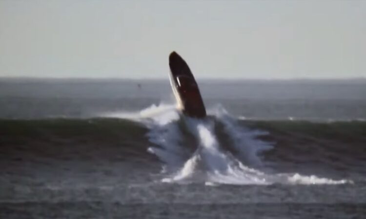 Cigarette boat takes on huge surf and it doesn’t end well