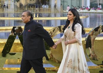 Ambani’s Reliance targets Indian fashion e-commerce with low-cost model