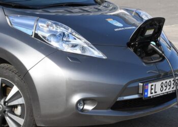 Norway’s near-total adoption of electric vehicles appears to be going smoothly, defying skeptics