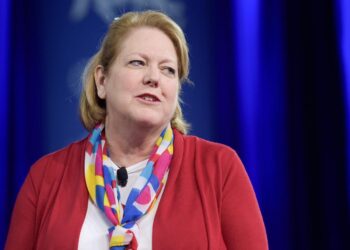 Clarence Thomas’ wife Ginni was paid nearly 0,000 for ‘consulting’ by a nonprofit that ended up filing an amicus brief to the Supreme Court: report