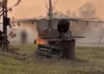 Russian guerrillas destroy Su-24 aircraft at aviation plant in Novosibirsk — video report