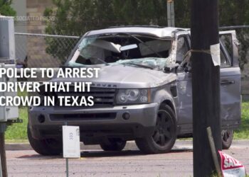 Driver hits Texas bus stop near border; 8 dead