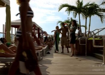 Raylan Takes Down A Mobster